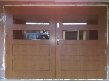 Drewniana brama grażowa