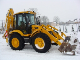 USŁUGI KOPARKO-ŁADOWARKĄ