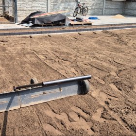 Koszenie trawników, Wertykulacje, przycinanie drzew I krzewów. Zakładanie trawników od pod