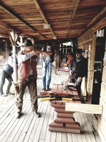 Tor przenośny do strzelania z broni wiatrówkowej- pneumatycznej.  .