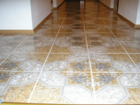 Układanie glazury, terakoty, gresu