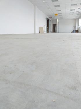 Sprzątanie magazynu