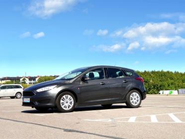 Średnie auta już od 99 zł za dobę