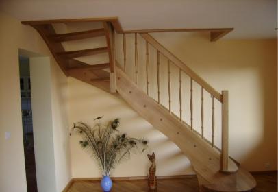 Schody z drewna konstrukcyjne z jesiona