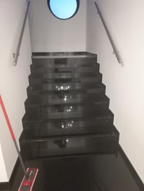 Sprzątanie klatek schodowych