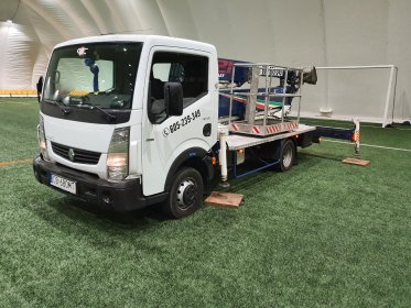 Wynajem podnośnika koszowego z operatorem