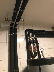 Węzeł ciepłowniczy - maszynownia pod pompę ciepła z rozprowadzeniem.