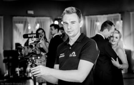 Kamerzysta ślubny. Nowoczesne filmy i teledyski ślubne. DRON