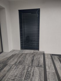 Żaluzje regulacja światłem naturalnym