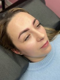 Makijaż permanentny brwi