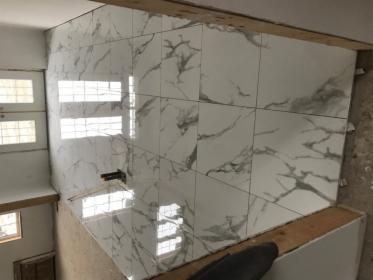 Układanie gresu terakoty płytek przemysłowych itp