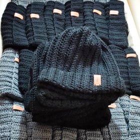 Specjalista wyrobów tkanych szydełkowe czapki szaliki koce buty maskotki