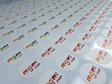 Naklejki  z folii samoprzylepnej wycinane po obrysie