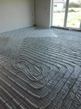 Montaż instalacji podłogowej cena za 1m2 bez styropianu