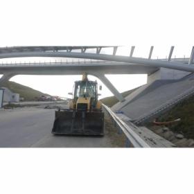 USŁUGI KOPARKO-ŁADOWARKĄ