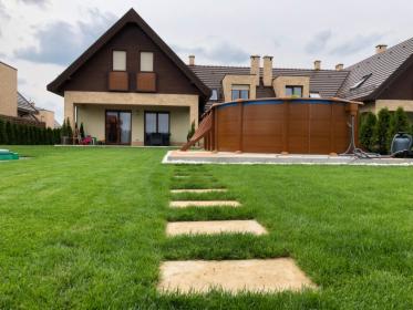 Zakładanie trawników z siewu lub z rolki