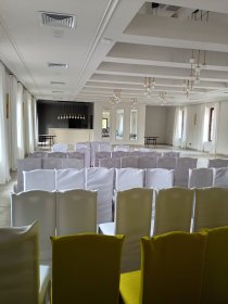 Szpachlowanie ścian i sufitów metodą tradycyjną jak i również agregatem