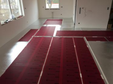 Montaż systemu grzewczego opartego o folie podczerwieni Red Snake.