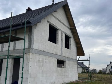 Obróbki blacharskie oraz struktonit