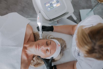 usuwanie zmarszczek palacza plasmą