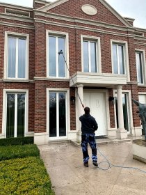 Mycie okien, mycie elewacji szklanych, mycie reklam, mycie elewacji, IONIC Systems