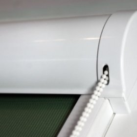 Rolety tkaninowe w kasecie z prowadnicami - tkanina gładka zaciemniająca lub transparentna