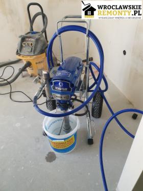 Malowanie natryskowe agregatem hydrodynamiczym