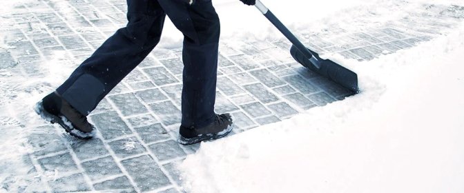 odśnieżanie i usuwanie gołoledzi,