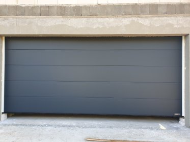Bramy garażowe firmy Hörmann lub Eko Okna