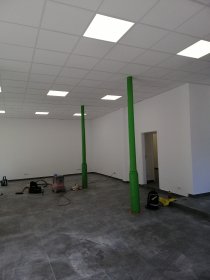 Malowanie, szpachlowanie, gruntowanie, montaż narozników okiennych.