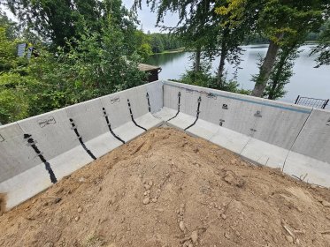 Budowa Murów Oporowych.