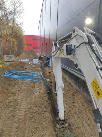 Wykopy ziemne pod instalacje.