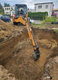 Wykopy pod zbiorniki.