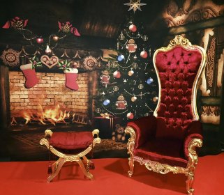 Dekoracje świąteczne: tron Mikołaja, sanie, renifery, choinki, lampiony, prezenty