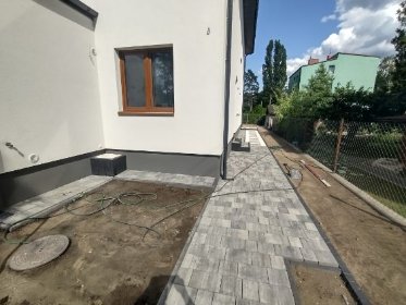 Układanie kostki brukowej