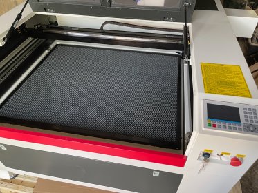 Sprzedaż i serwis ploterów laserowych CO2 , fiber laser .