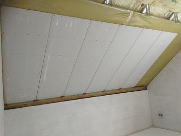 Montaż ściennych paneli grzewczych