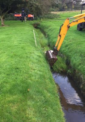 Prace ziemne melioracja kopanie rowów