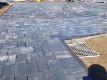 Układanie kostki brukowej