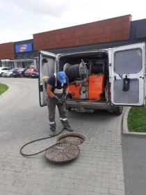 Udrażnianie kanalizacji ciśnieniowo WUKO ,udrażnianie rur sprężyną mechaniczną ,kamera