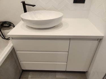 Wykonujemy meble zarówno do mieszkań, domów, jak i dla firm oraz instytucji.