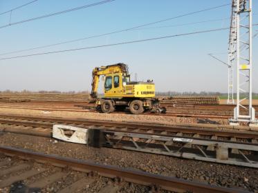 Wynajem długoterminowy koparki dwudrożnej kolejowej Liebherr ZW A900C