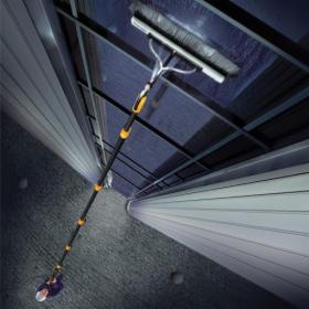 Mycie elewacji metodą klasyczną oraz systemem wody demineralizowanej IONIC