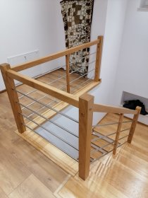 Wykonanie i montaż schodów drewnianych
