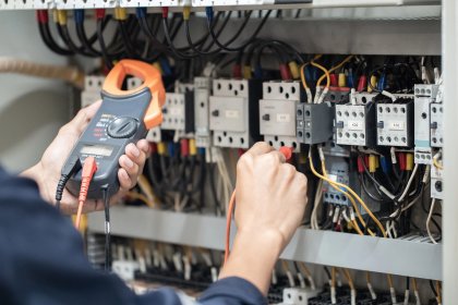 Pomiary, testy i przeglądy instalacji elektrycznej.