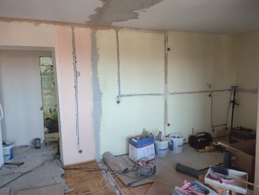 Instalacja elektryczna w bloku z wielkiej płyty - w całości wkuta