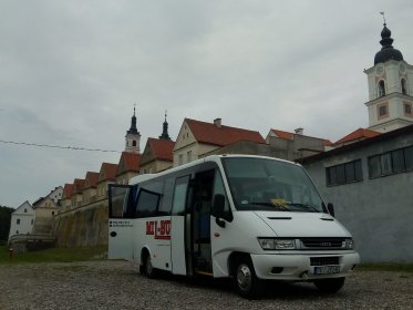 Wynajem autokaru IVECO z kierowcą