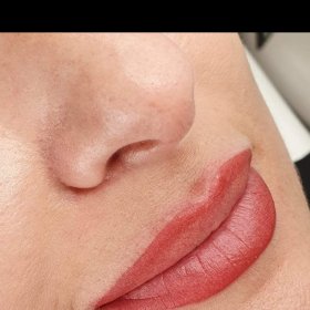 Makijaż permanentny ust