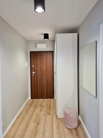 Montaż paneli oraz listew przypodłogowych