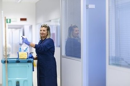 Sprzątanie biur, hal produkcyjnych